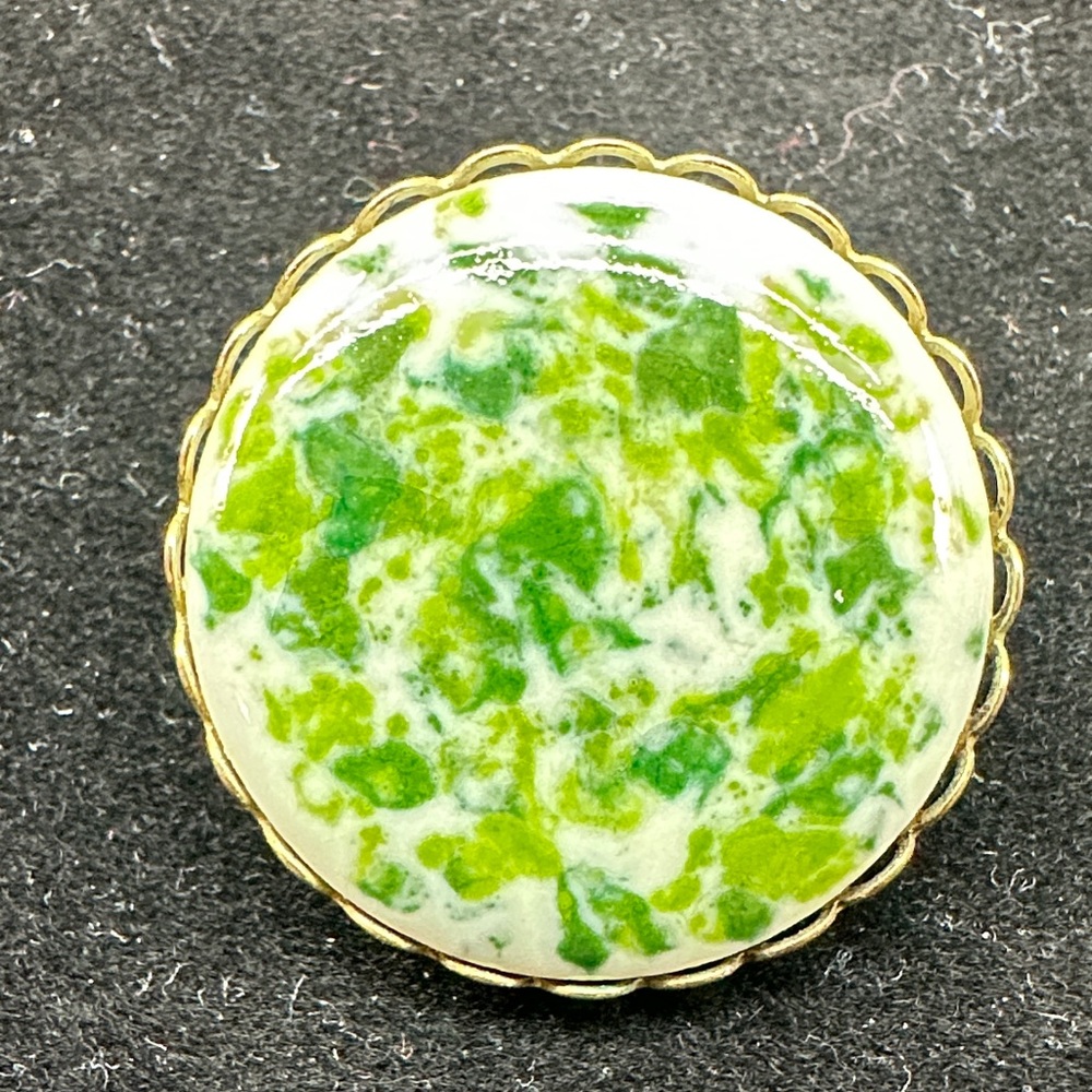 277- Vintage Green Marbled Button Cabochon Brooch